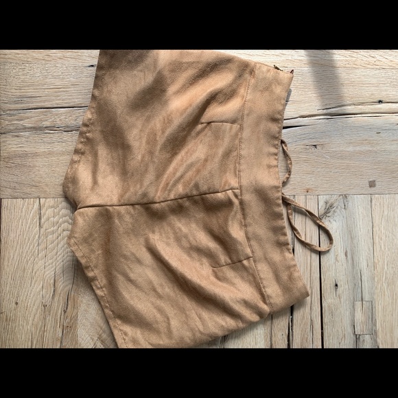Lace-up brown shorts - Picture 2 of 2